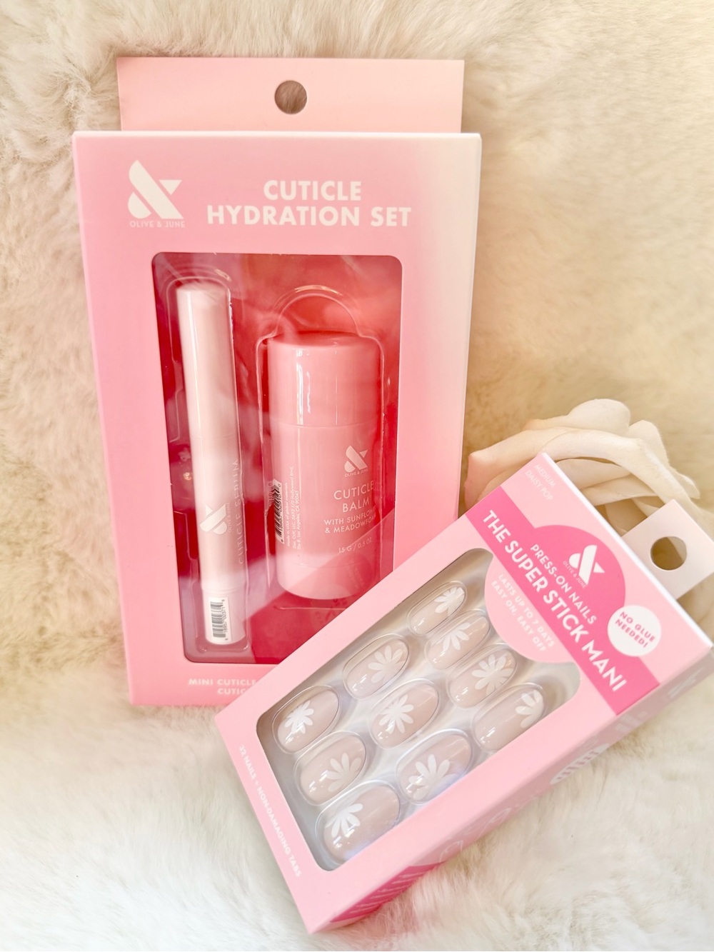 OLIVE & JUNE Cuticle Hydration Set & Daisy Pop Press-On Nails(no glue)Bundle